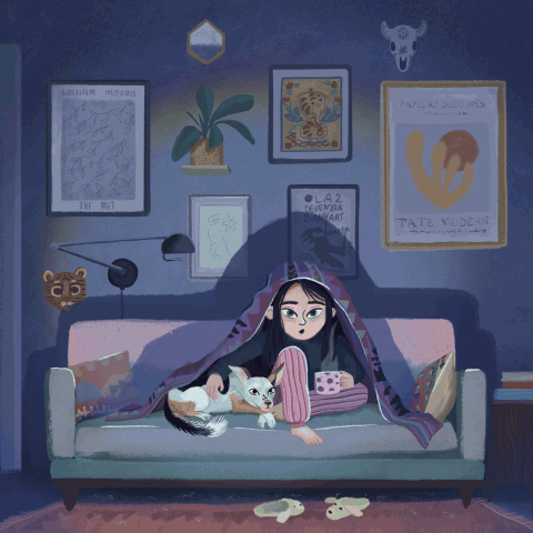 Ein Mädchen sitzt mit einer weißen Katze auf einem Sofa und hält einen Spielecontroller, in einem schwach beleuchteten Raum mit Wandkunst und Pflanzen, animierte Illustration von Asia Orlando.