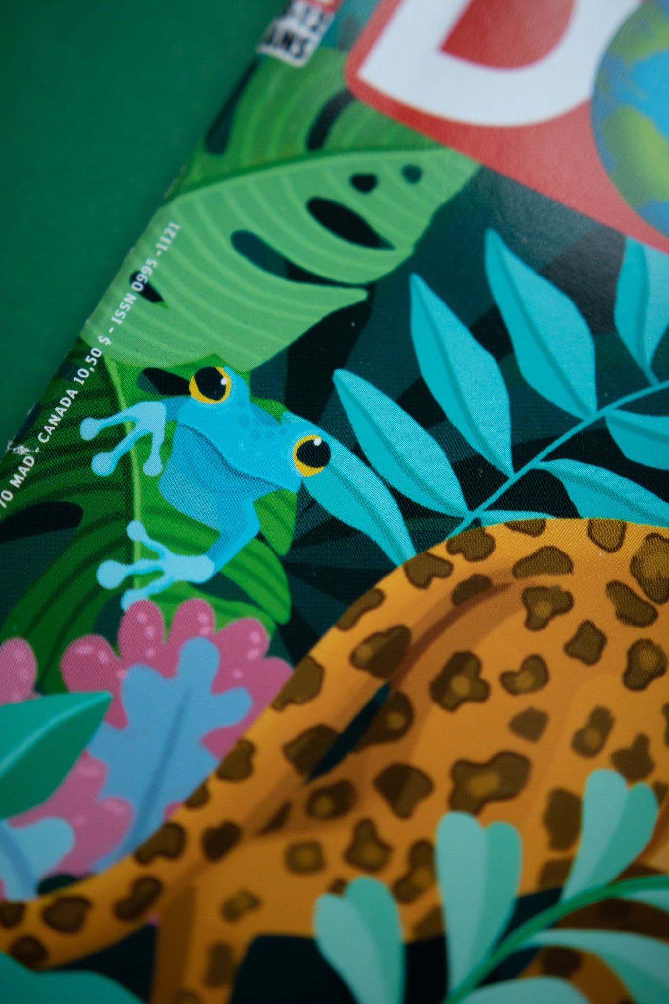 Composición de portada centrada en el entorno de la jungla.